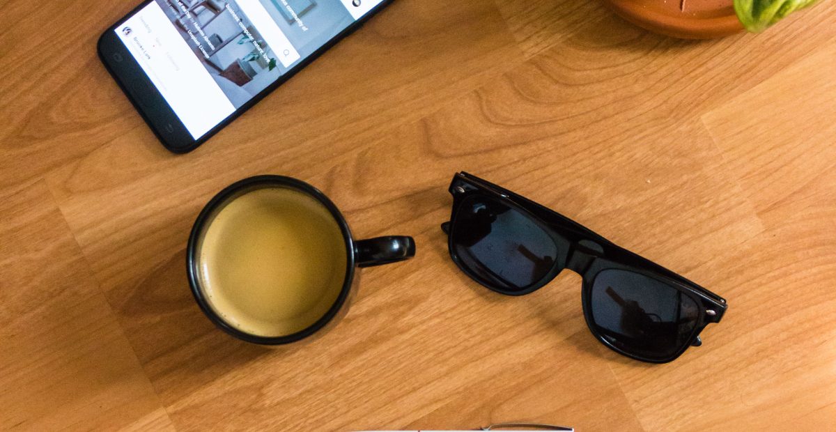 A self-employed person's office: what Cinassur covers for the self-employed and SMEs